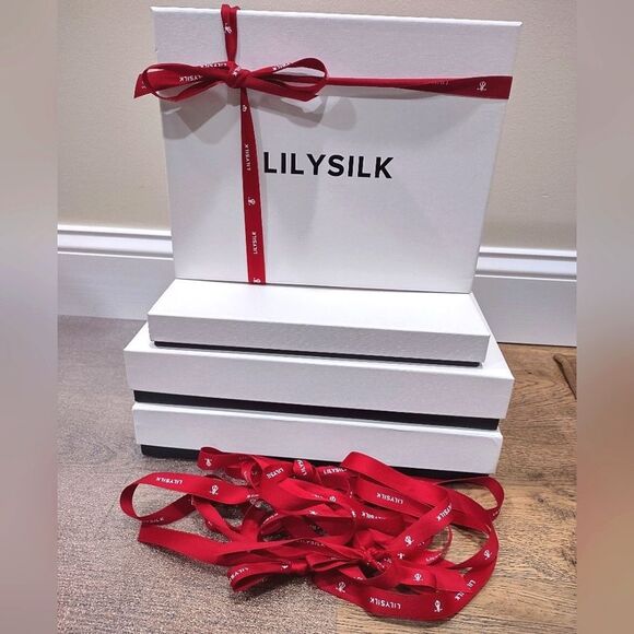 LILYSILK Gift Box Set with Red Ribbon SET OF 4 - Picture 2 of 6